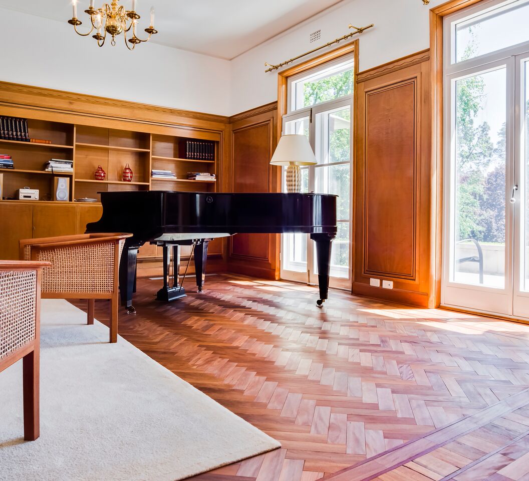 Rootsi suursaatkond Canberras – esindusruumi puitpõrand Synteko Hardwax põrandaõliga, Synteko Re-Cover hooldusõli värskendus